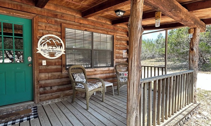 Concan Cabina | Cozy Log Cabin called Buffalo Horizon. Sleeps 4. Close to Frio River
