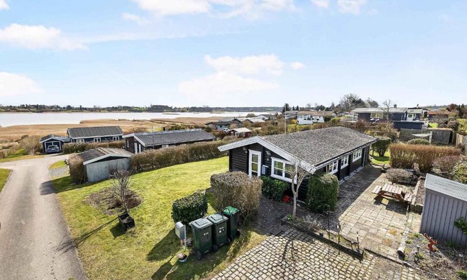 Kirke Saaby Casa | Cozy Log Cabin With A View Of The Water