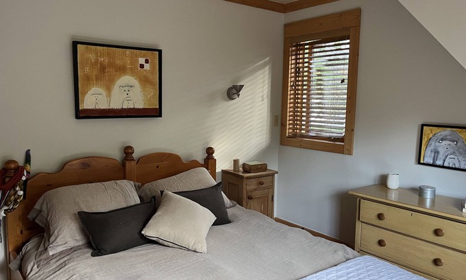 Whistler Cay Estates Chalet De Esquí | Cozy log chalet -15 minute walk to the village.