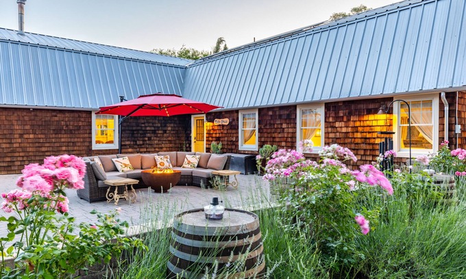 Paso Robles Casa | Cozy Lux Barnhouse in Paso Robles