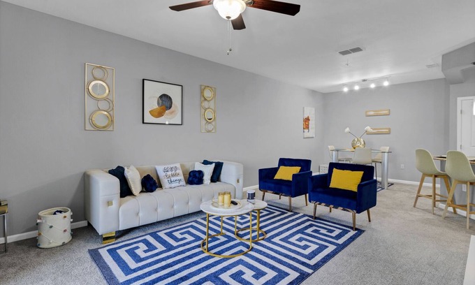 Ocoee Condominio | COZY & LUXURY Apt with LAKE VIEW, cable and fast WiFi near all Attractions!