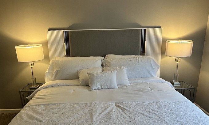Calumet City Apartamento | Cozy Luxury Condo w/ Patio