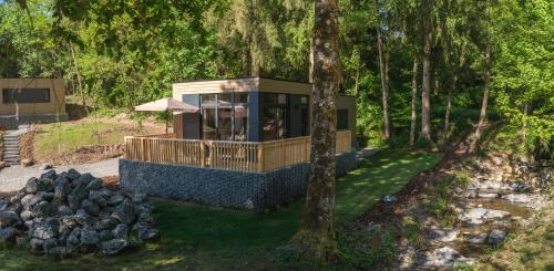 Luxembourg Ardennes Casa | Cozy Mamer Lodge with Private Hot Tub - 4 Guests