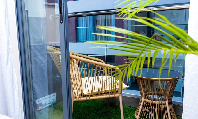 Thompson Estate Apartamento | Cozy Modern 1-BR Apt w/ Balcony