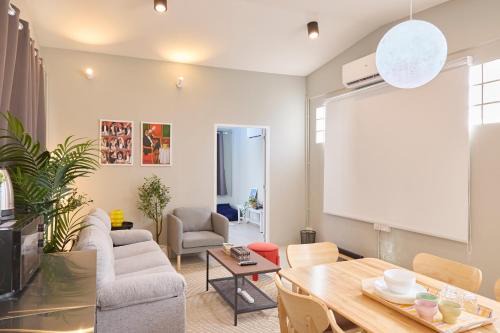 Thanon Phetchaburi Casa | Cozy&Modern 6-BR Home, 14pax - Central, 5mins BTS