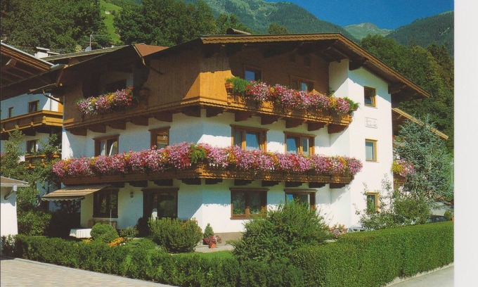 Hippach Apartamento | acogedor y moderno apartamento con 2 dormitorios y maravillosas vistas