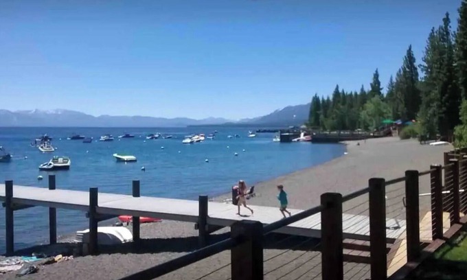 Tahoe City Chalet De Esquí | Cozy & Modern Cabin, Private HOA Beach, Hot Tub. Pet friendly!