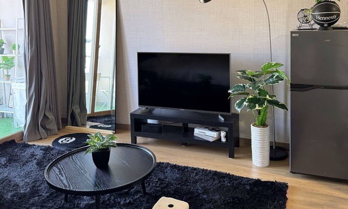 Clark Freeport Condominio | Cozy Modern Condo near Clark Airport