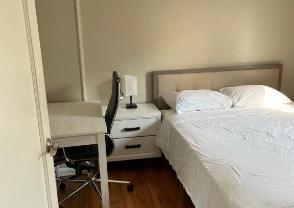 East Orange Casa | Cozy Modern Condo
