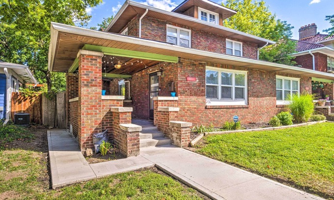 Meridian-Kessler Casa | Cozy + Modern Indy House ~ 5 Mi to Downtown!