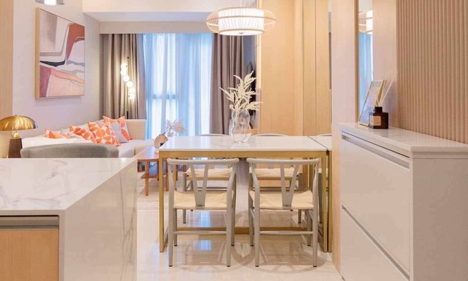 South Cembo Condominio | Cozy, Modern & Newly Renovated/ Interiored 2BR+, 2.5 BA w/ Parking at Uptown BGC