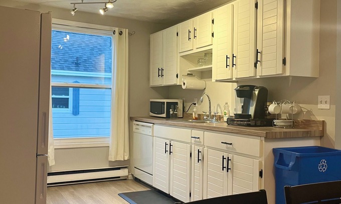Moncton Casa | Cozy Moncton Retreat with Office