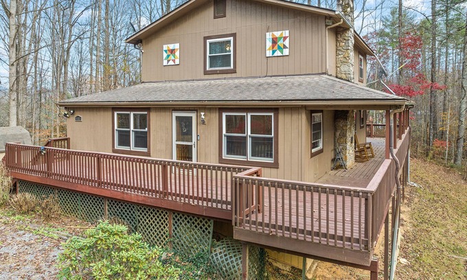 Waynesville Casa | Cozy Mountain Getaway w/Hot Tub!
