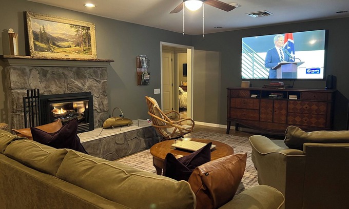 Tallassee Casa | Cozy mountain getaway with hot tub