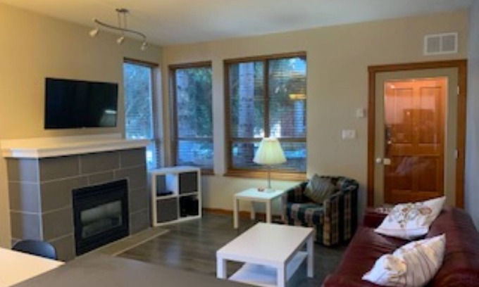 Whistler Cay Estates Casa | Cozy Mountain retreat, newly renovated, king sized bed, quiet and cozy