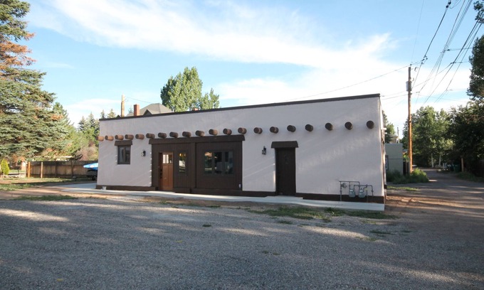 Monte Vista Casa | Cozy Mountain Town Bunkhouse - fish, ski, hunt & explore the nearby San Juan Mts