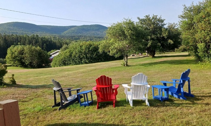 Cheticamp Casa | Cozy Mountainview Bungalow. French Fishing Village. Whale Watching tours.