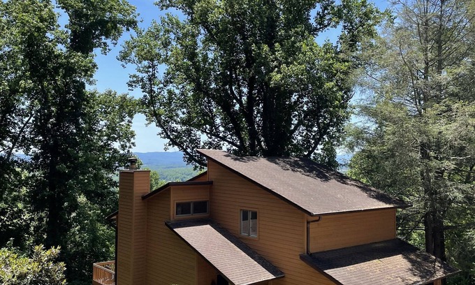 Royal Pines Casa | Cozy Mtn Home, Near Biltmore; 5 Star Views. Fab Provisions/Decor