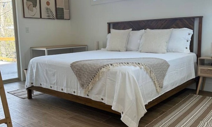 Oakley Casa | Cozy New Build in Asheville.