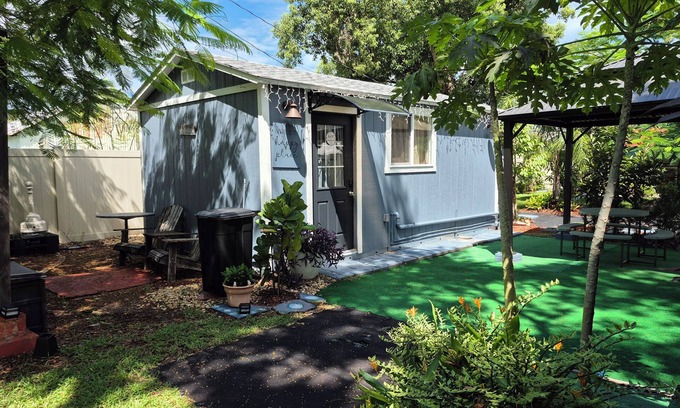 Saint Cloud Cabaña | Cozy new cottage in fantastic St. Cloud with WiFi, AC