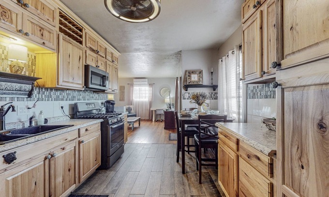 Northeast Heights Casa | Bungalow Encantador Oculto
