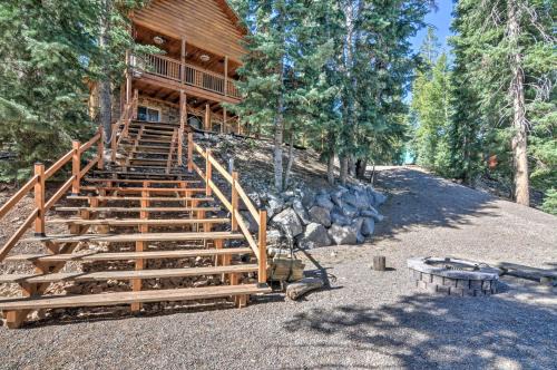 Duck Creek Village Casa | Cozy Noras Hideaway - Charming, Quiet Log Cabin