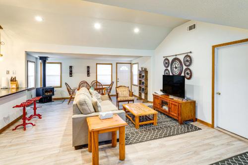 Lone Rock Casa | Cozy Norfork Home by White River Hike and Fish