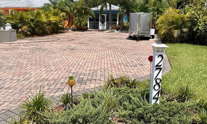 Polk City Cabaña | Cozy Oasis-Charming 1 Bedroom Casita with RV Parking Available