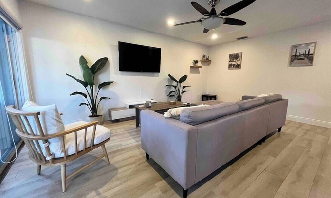 The Hammocks Casa | Cozy Oasis Pool Home-1 Min from Baptist Hospital