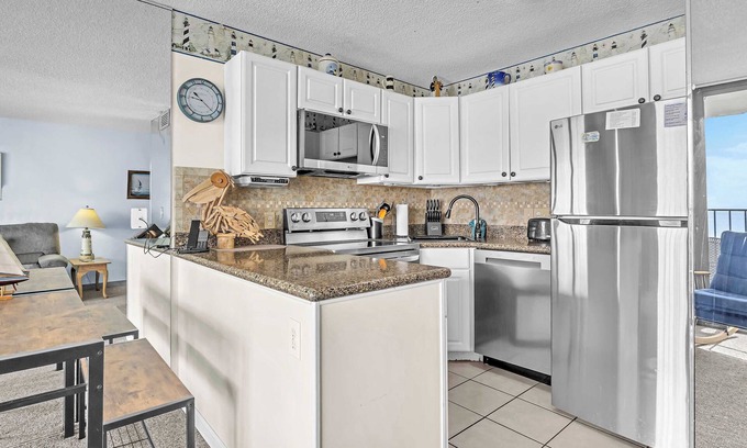 Wilmington Beach Condominio | Cozy Oceanfront Condo with Heated Pools & Views