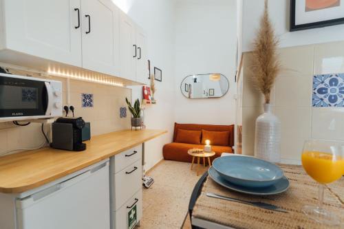 Vila do Bispo Apartamento | Cozy Old Town Apartment with Sunny Terrace