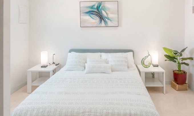 Palm Beach Apartamento | Cozy one-bedroom apartment in Palm Beach.