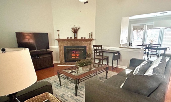 Woodcroft Casa | Cozy one level, 2 BR, 2 Bath TH in charming wooded community. Perfect location!