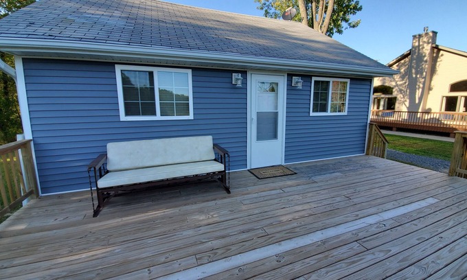 Merrillan Casa | Cozy Open Concept Cabin for 6