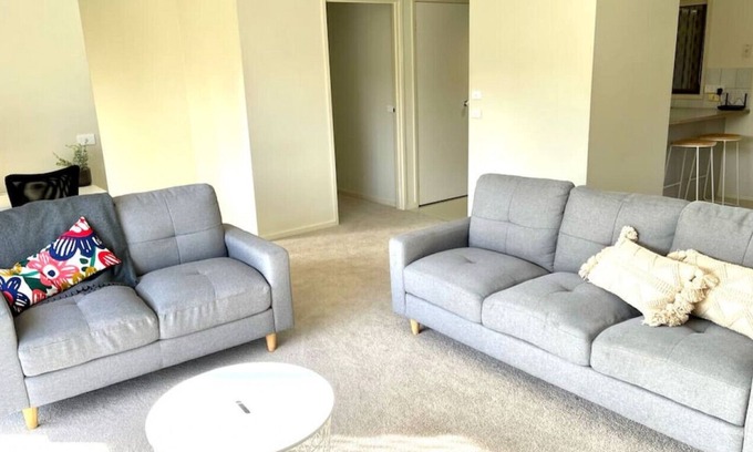 Belmont Apartamento | Cozy park-side home close to city and beaches