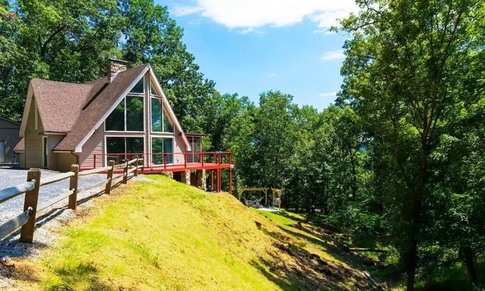 Broadway Cabina | Cozy & Peaceful ⛺️ cabin 🪵 + 🔥 Tub + 🐶 friendly