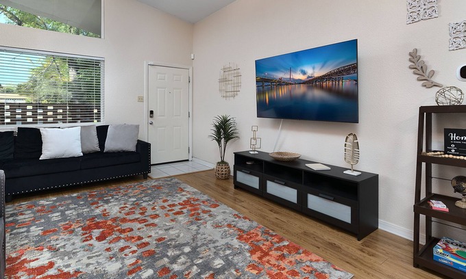 Oakwell Farms Casa | Cozy & Peaceful Home in San Antonio- 5min from Airport