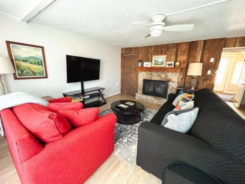 Sugar Mountain Apartamento | Cozy & Peaceful View - Walk2Resort - Fireplace