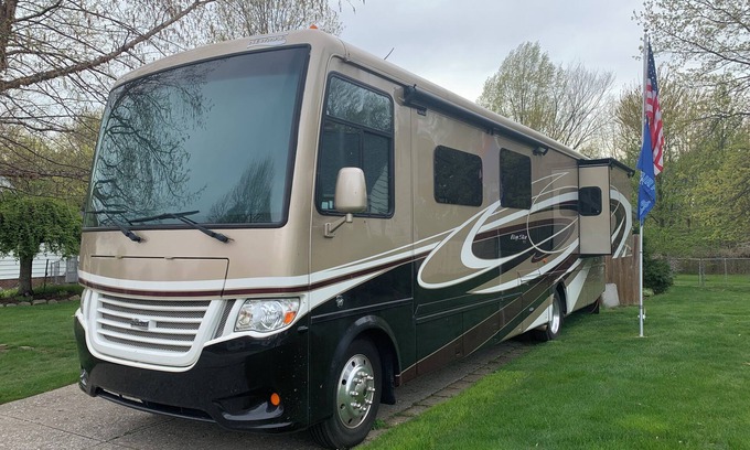 Zephyrhills Casa | Cozy Pet-Friendly RV with Spectrum TV, WiFi, AC in charming Zephyrhills, Fl