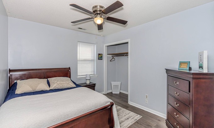Westgate Casa | Cozy pet-friendly home close to Camp Lejeune and area beaches.
