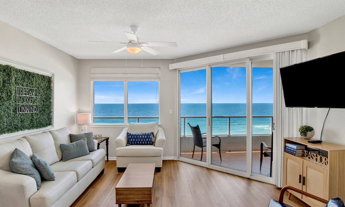 Orange Beach Condominio | Cozy Pet Friendly Beachfront Retreat On Top Floor