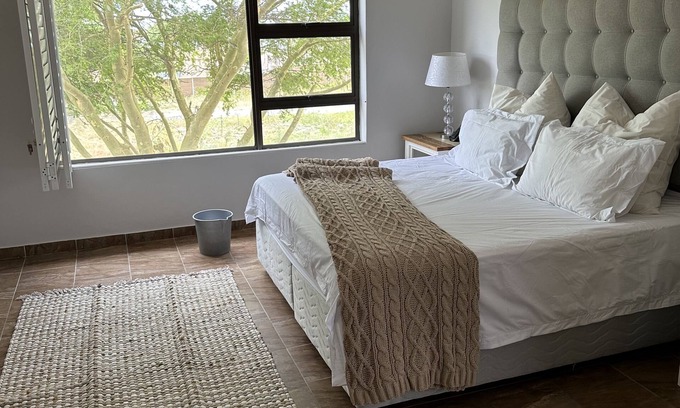Parklands Casa | Cozy pool House in Capetown