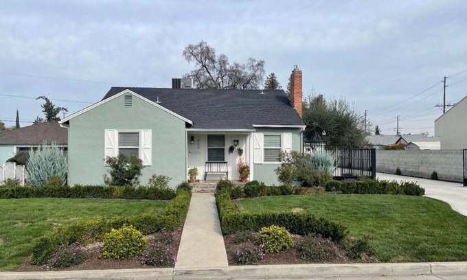 Tulare Casa | Cozy, private parking and centrally located home in Tulare!