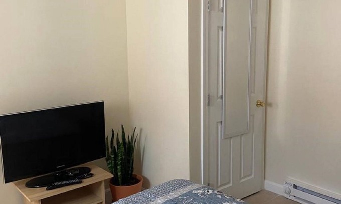 Randolph Apartamento | Cozy Private room with Private Amenities - 12 mins to Mall.
