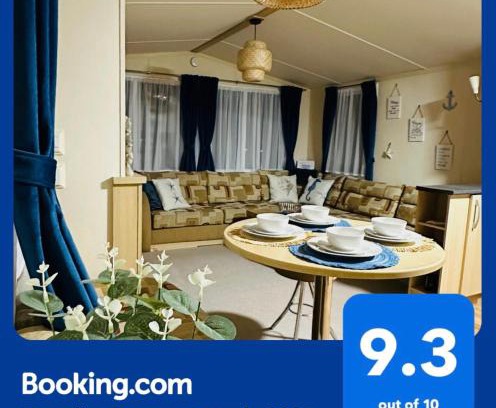 Rhyl Casa | Cozy Private Static Caravan at Llyons Robin Hood - Silver Birch Way 11