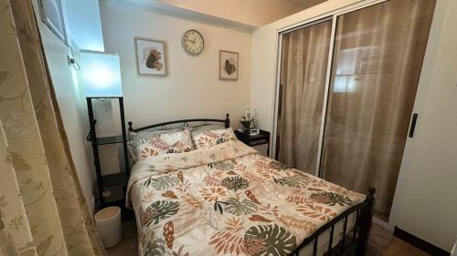 Project 4 Apartamento | Cozy QC Condo with Karaoke Pool & Fast WiFi