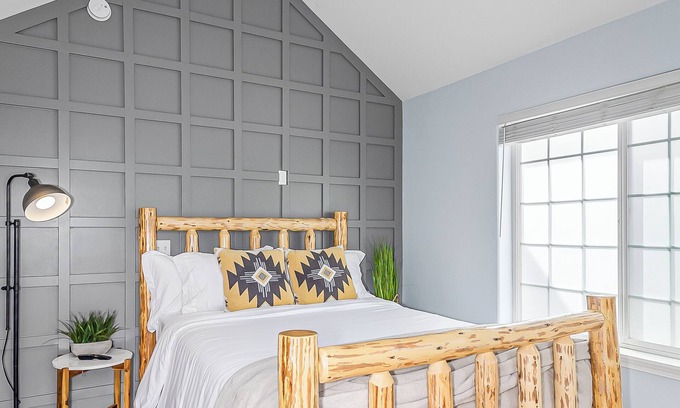Mountain View Apartamento | Cozy Queen, Private Bathroom and Entryway