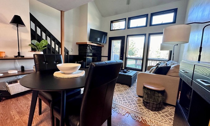 Davis Casa | Cozy, Quiet, Couples or Singles Mountain Retreat in Beautiful Canaan Valley!