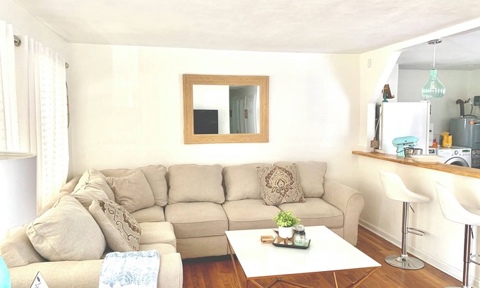 Northwest Casa | Cozy Ranch Home, Centrally Located near Chicks Beach!