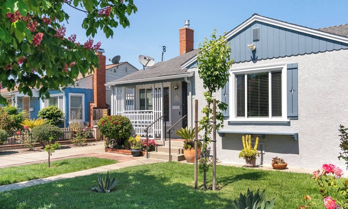 Davis Tract Casa | Cozy Ranch-Style House w/Zen Garden